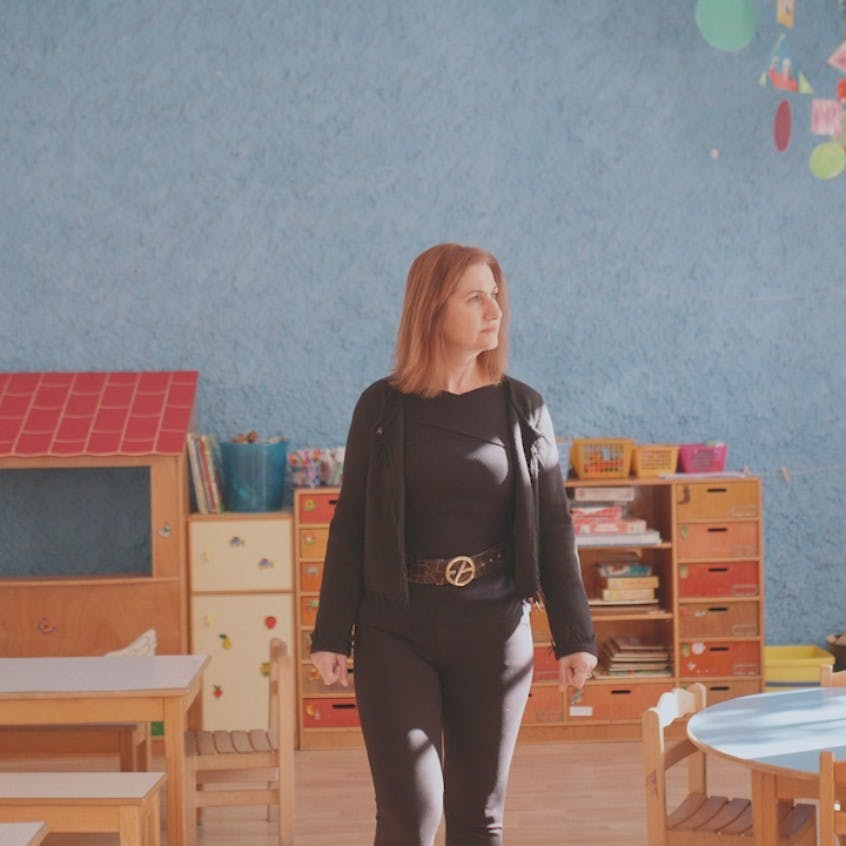 Η γυναίκα που ξανάνοιξε το ελληνικό σχολείο στην Ίμβρο